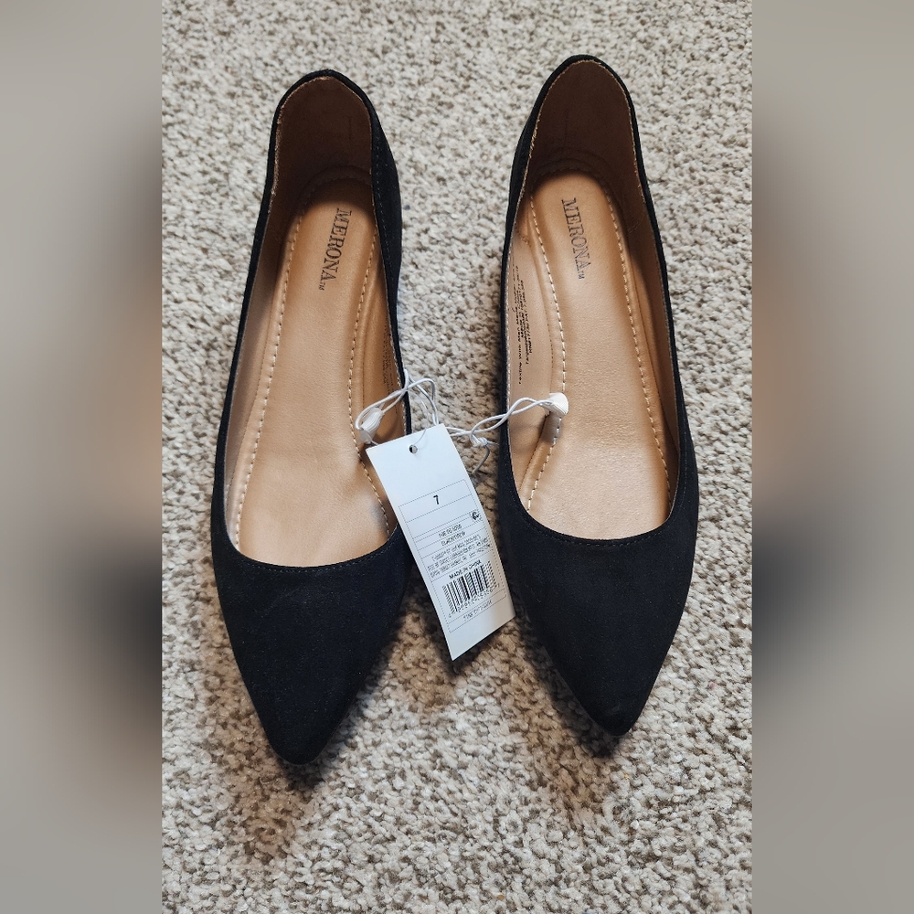 Black flats with 1/2 in wedge